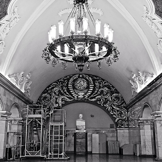 Illustration for article titled Russian Underground Stations Look Even More Stunning In Black and White
